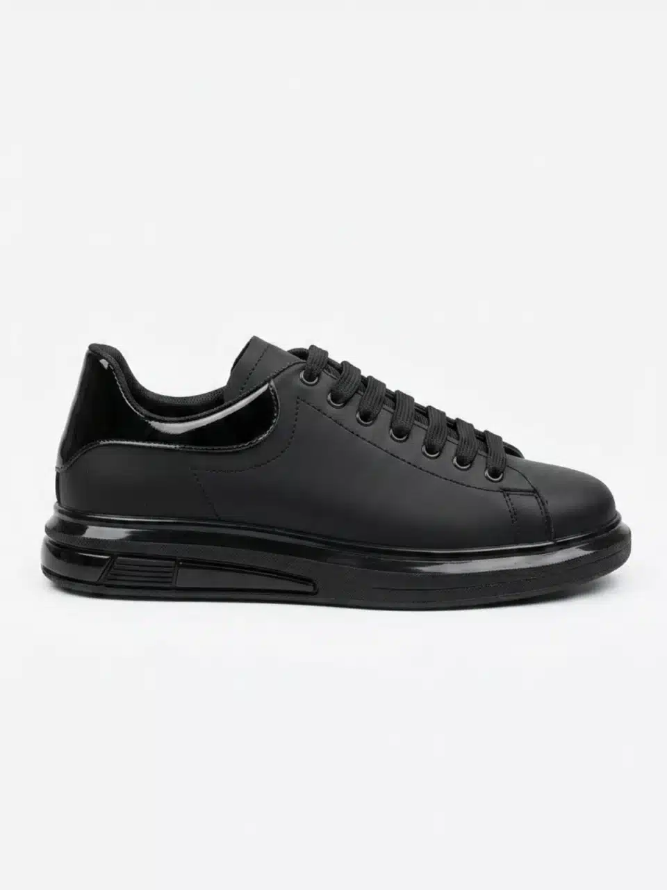 basket en cuir noir