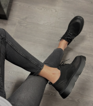 Derby Black